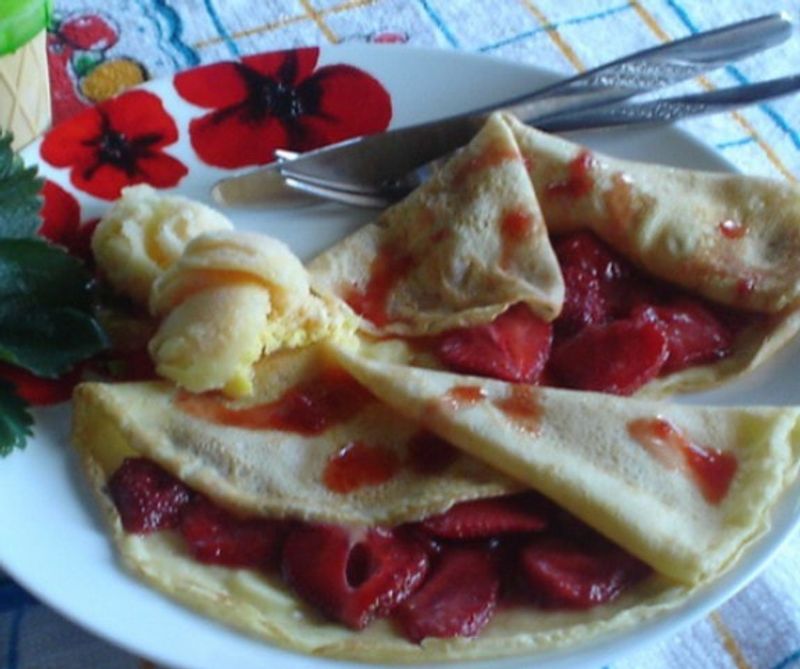 Crespelle (olasz palacsinta) eperrel