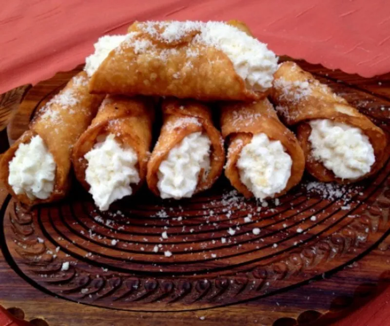 Parmezános-mascarponéval töltött sós cannoli 