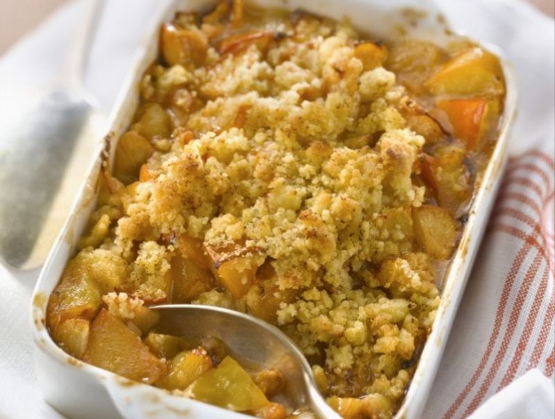 Sárgabarackos morzsasüti (crumble)