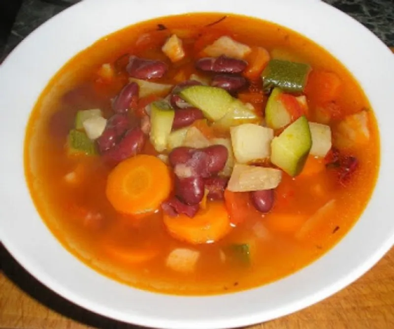 Minestrone leves sok zöldséggel