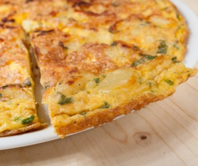 Cukkinis-krumplis frittata