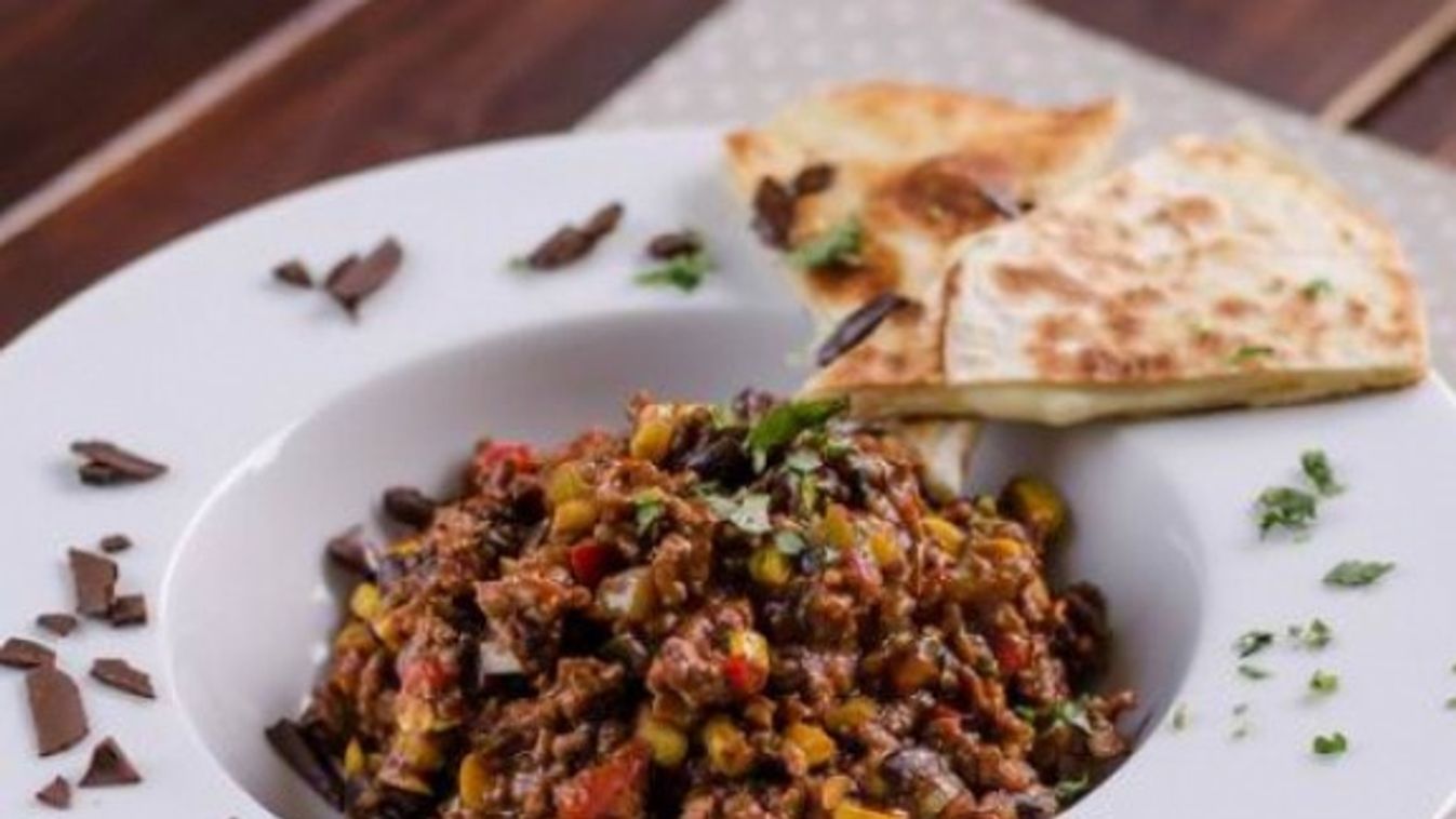 Csokoládés chili con carne sajtos quesadillával recept