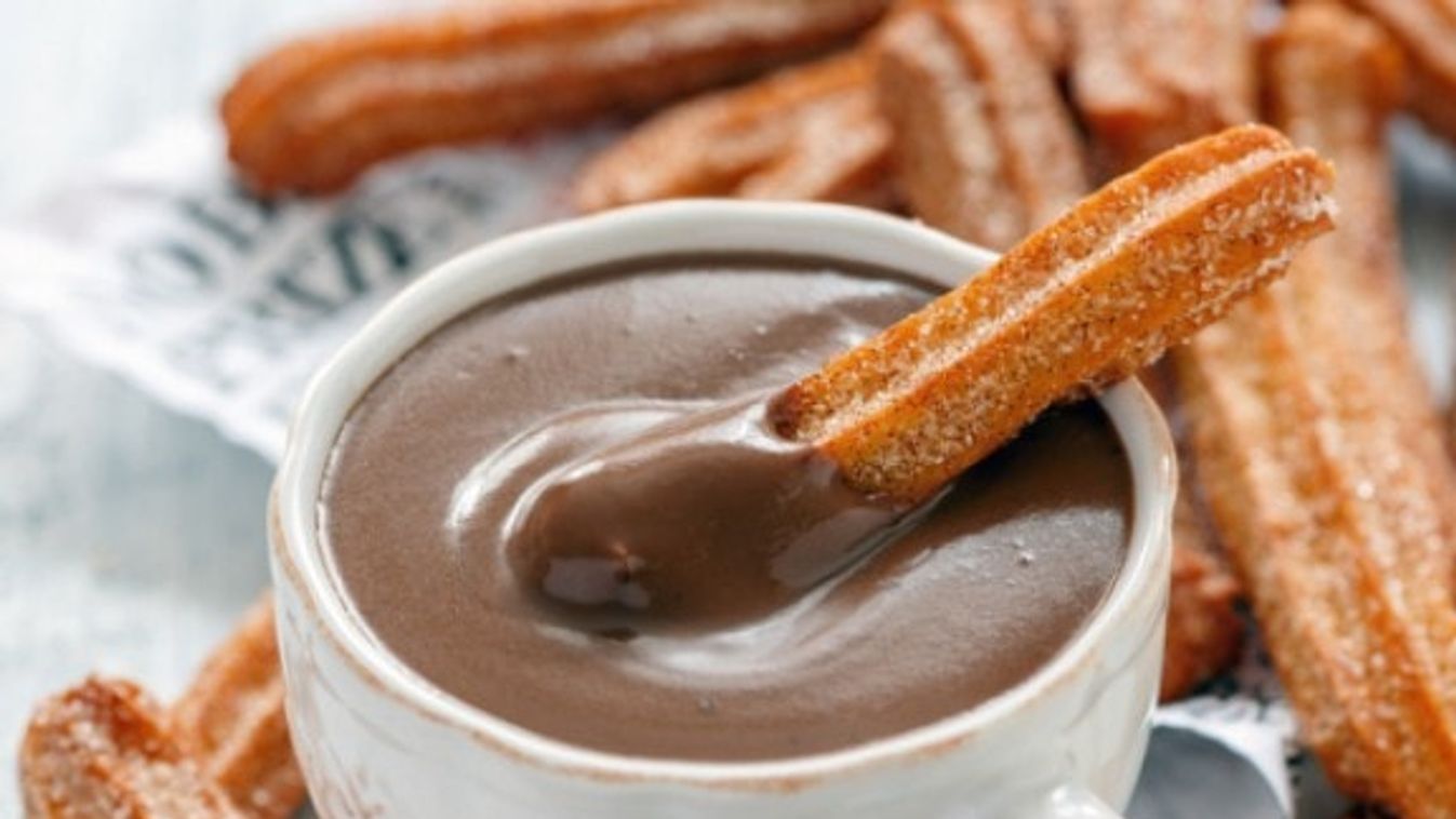 Diós churros forró csokoládéval