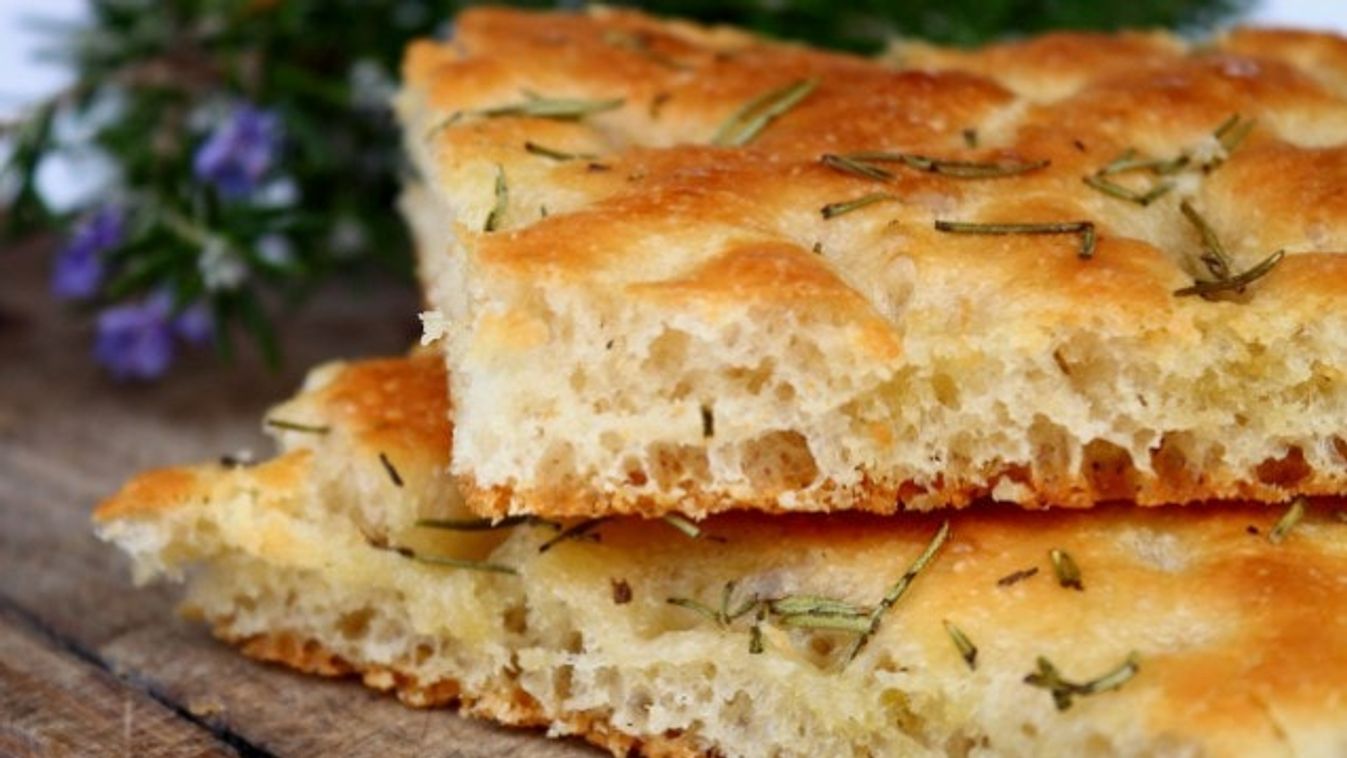 Rozmaringos lepénykenyér (focaccia)