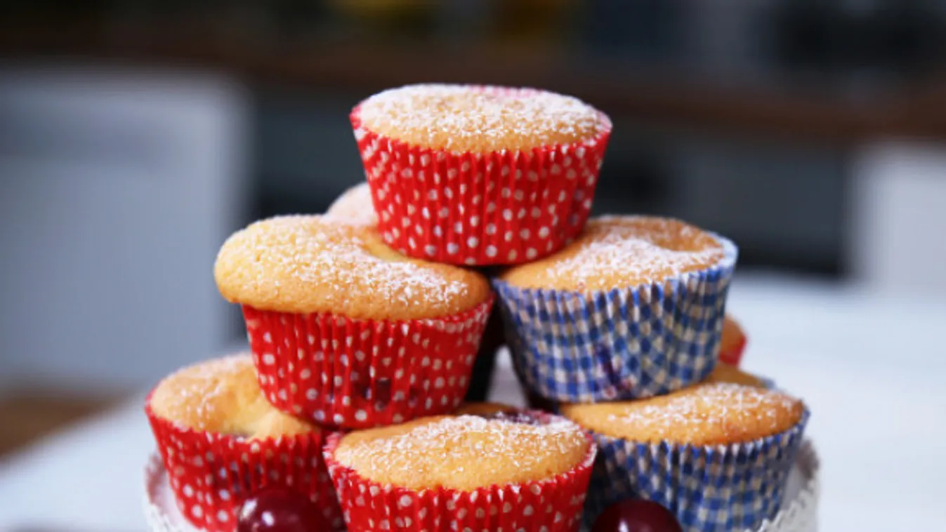 Szezonális kedvenceink: pofonegyszerű meggyes muffin