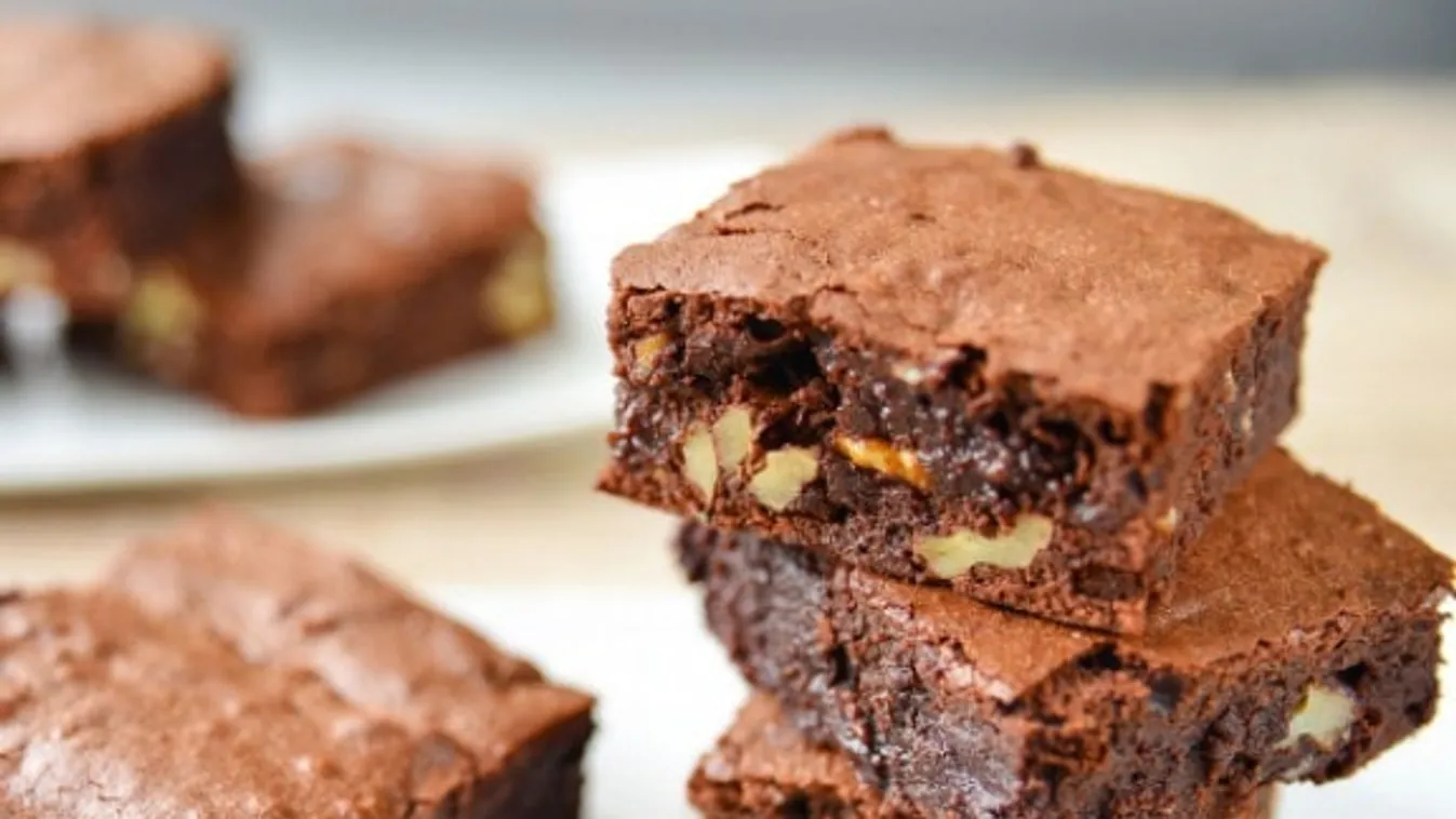 Diós brownie szupergyorsan, kakaóporral recept