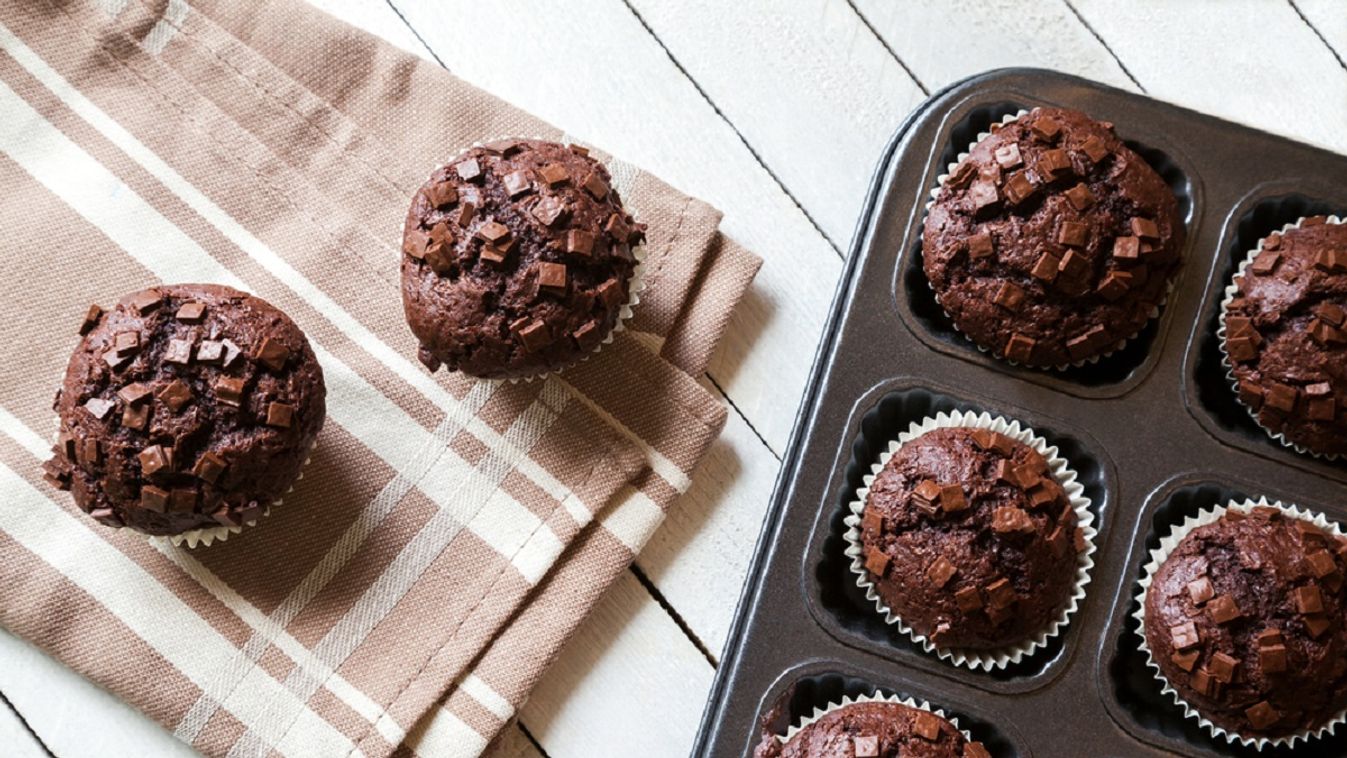 Duplacsokis tejfölös muffin (bögrés recept) recept