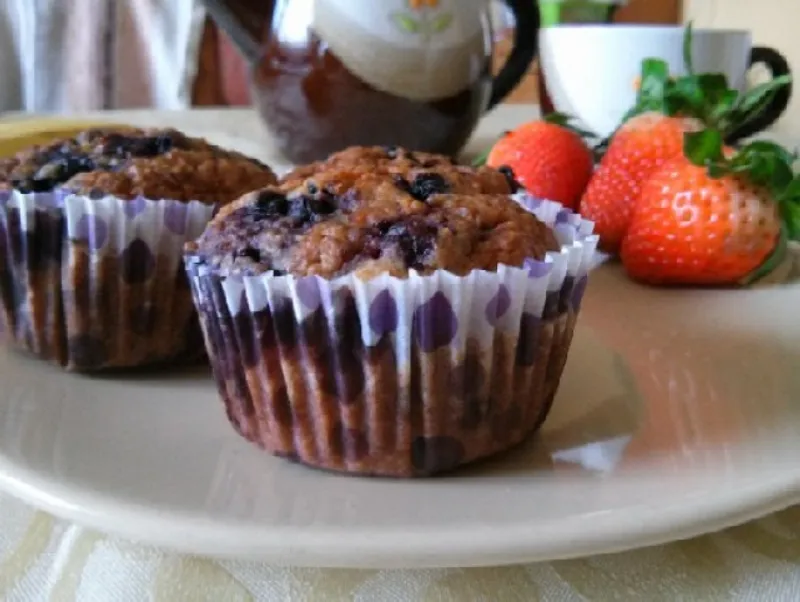 Teljes kiőrlésű zabpelyhes áfonyás muffin