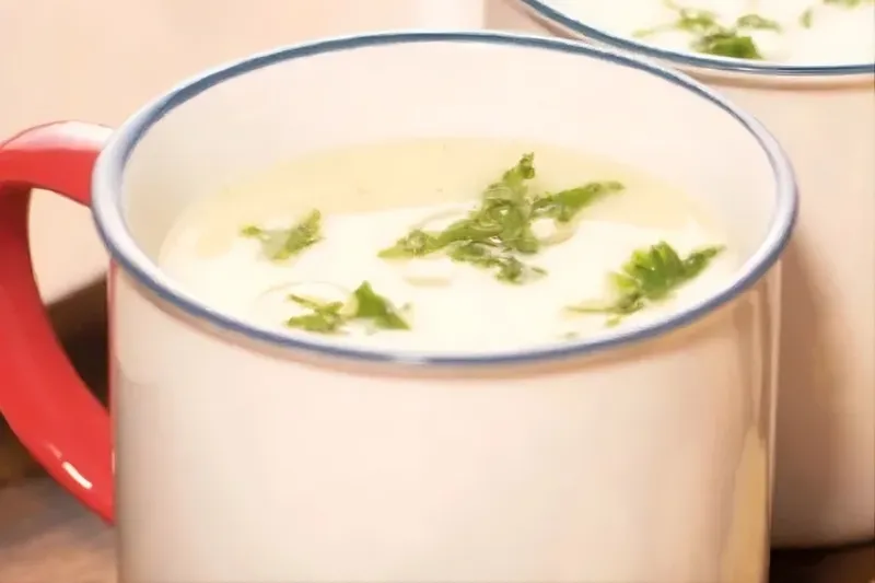 Hagymakrémleves sajtos pirítóssal