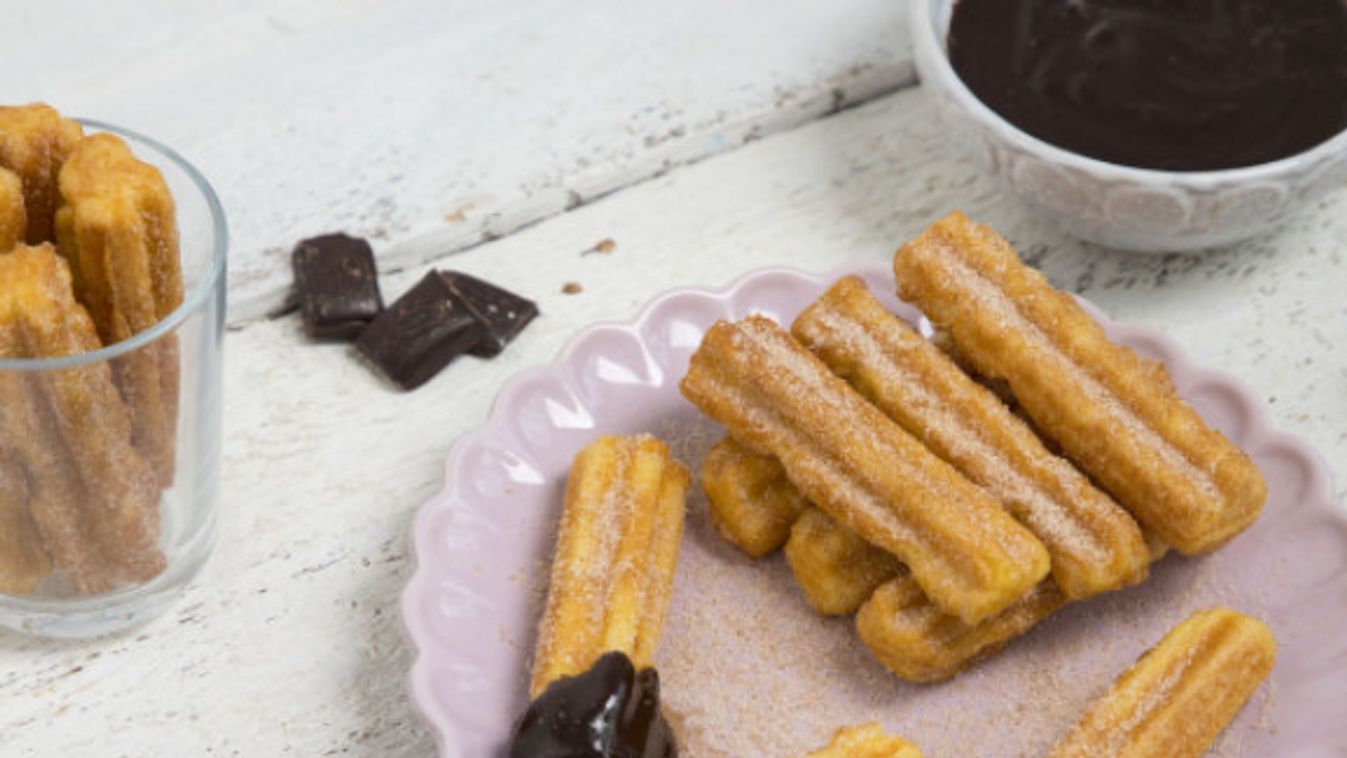 Szuper desszertek! Olaj nélkül sült churros és sütinyalóka