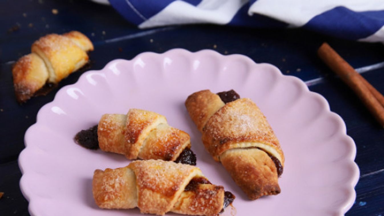 Süti titkok Orsitól: így lesz tökéletes a lekváros-fahéjas kifli, a rugelach!