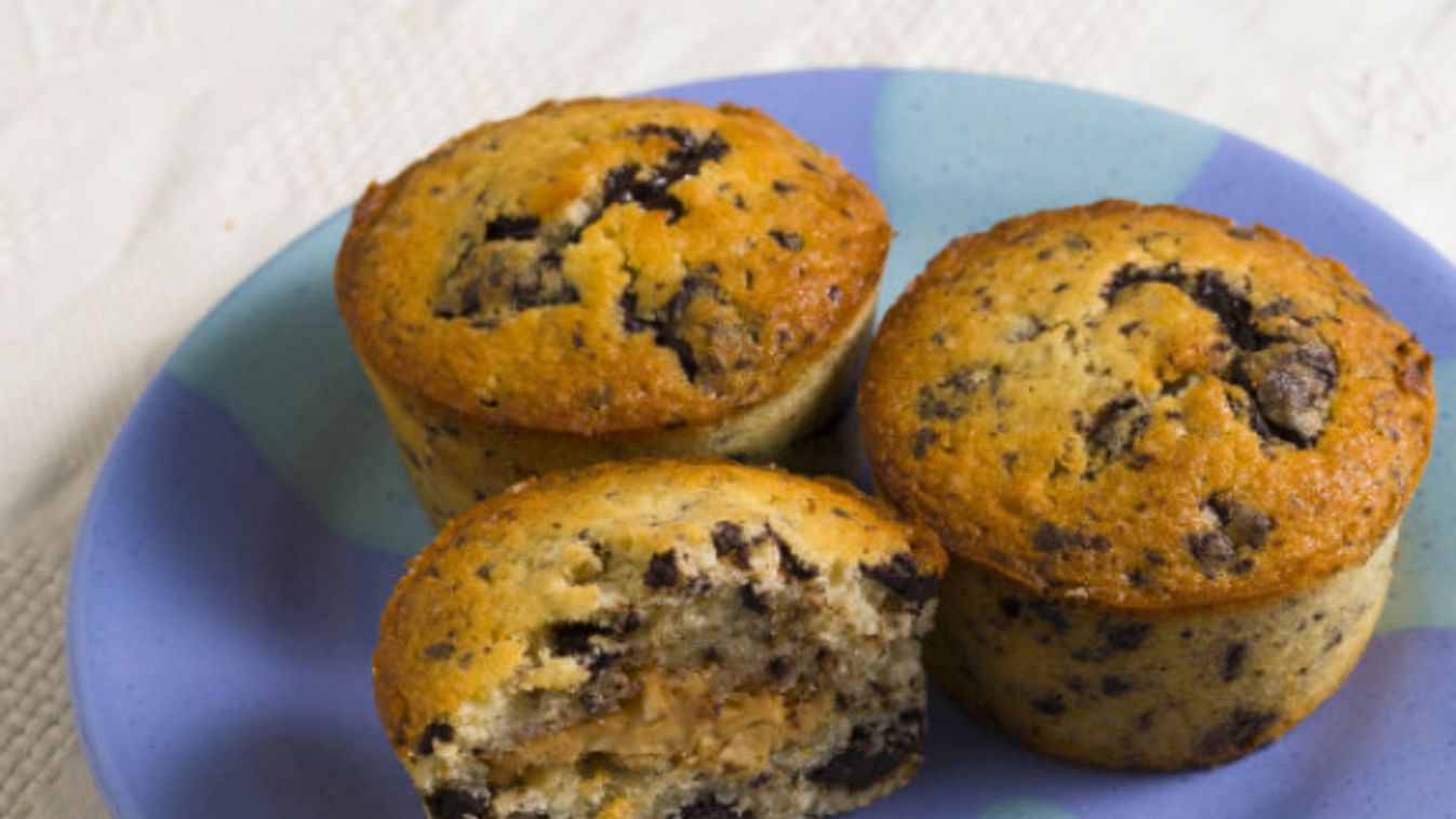 Földimogyorós-csokis muffin recept