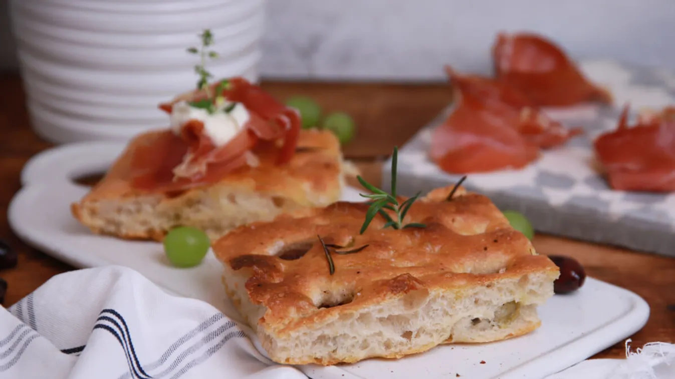 Szőlős és olívás focaccia