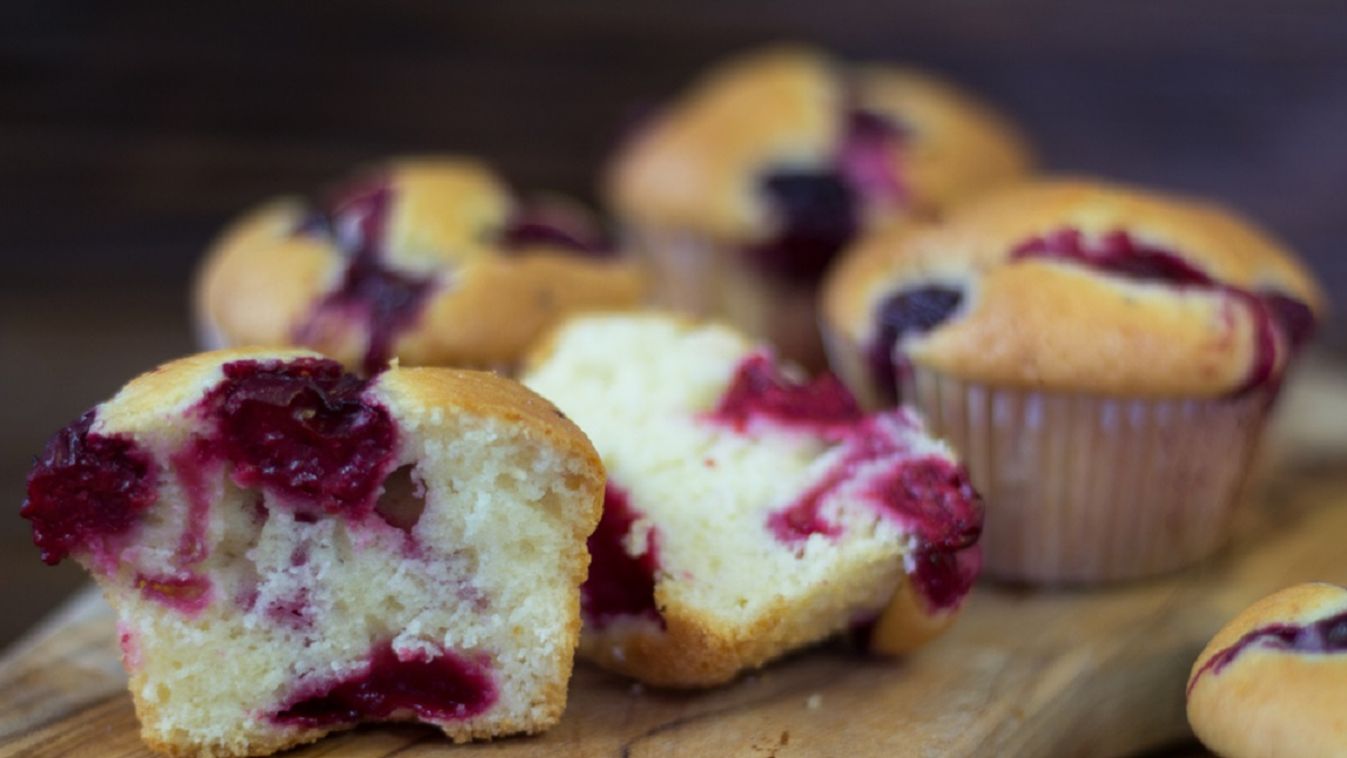 Meggyes muffinok recept