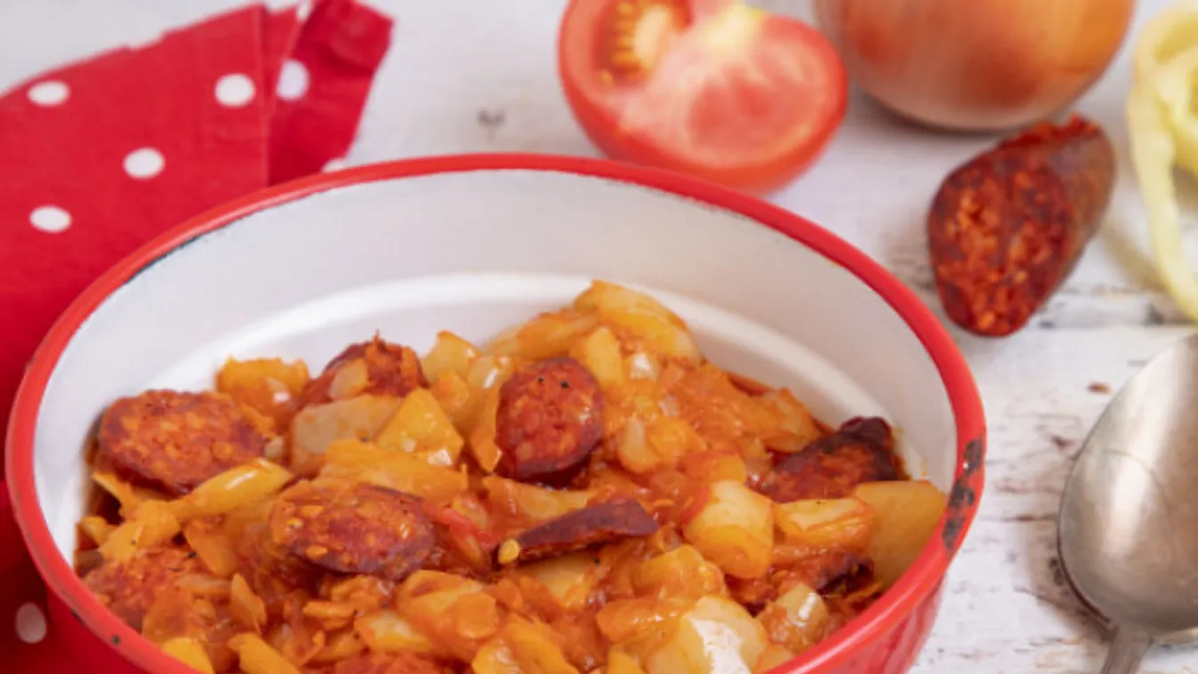 Ami nélkül nincsen nyár: lecsó füstölt kolbásszal