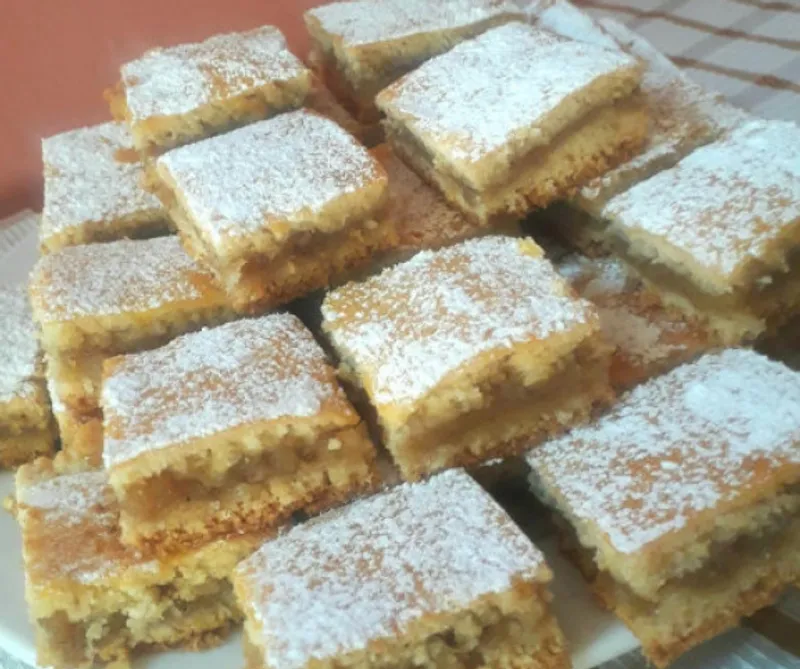 Almás pite joghurtosan