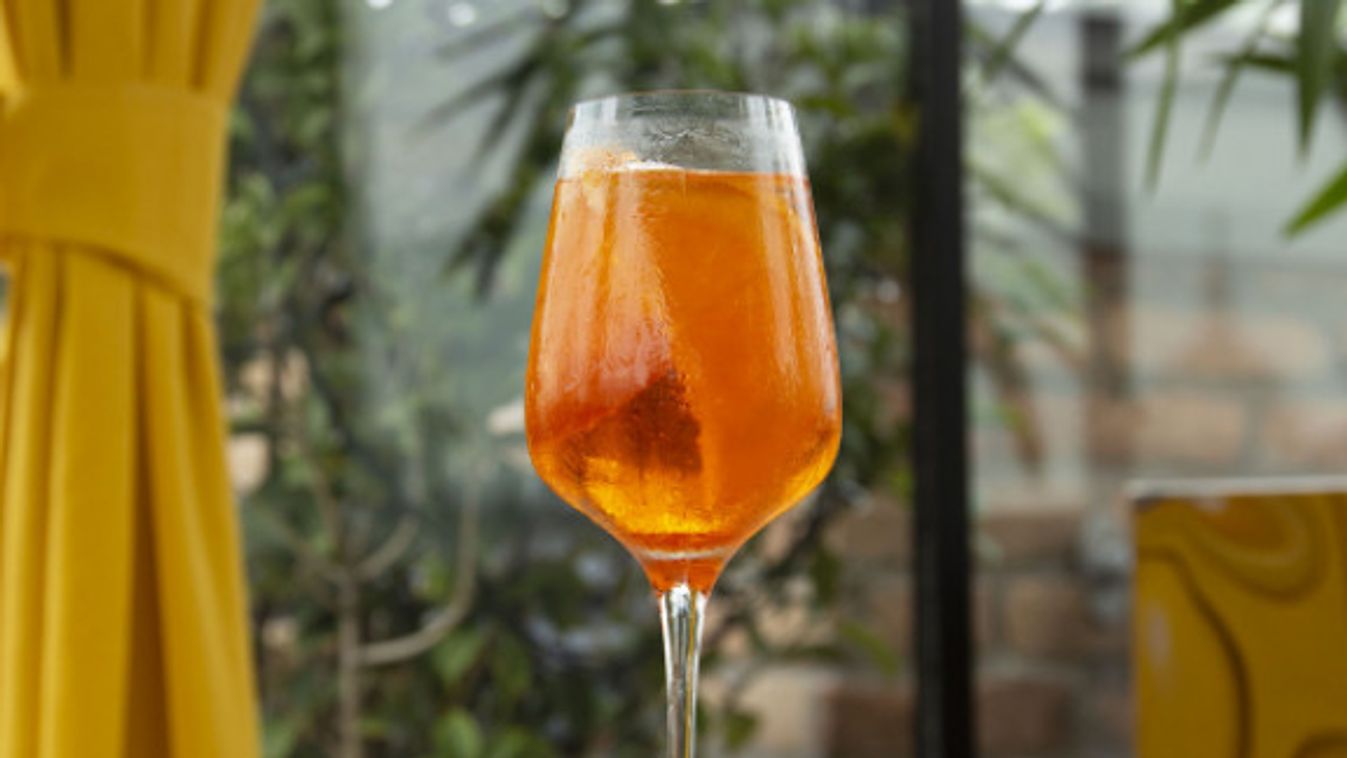 Mindmegette koktélsuli: így készítheted el otthon az Aperol spritz-et