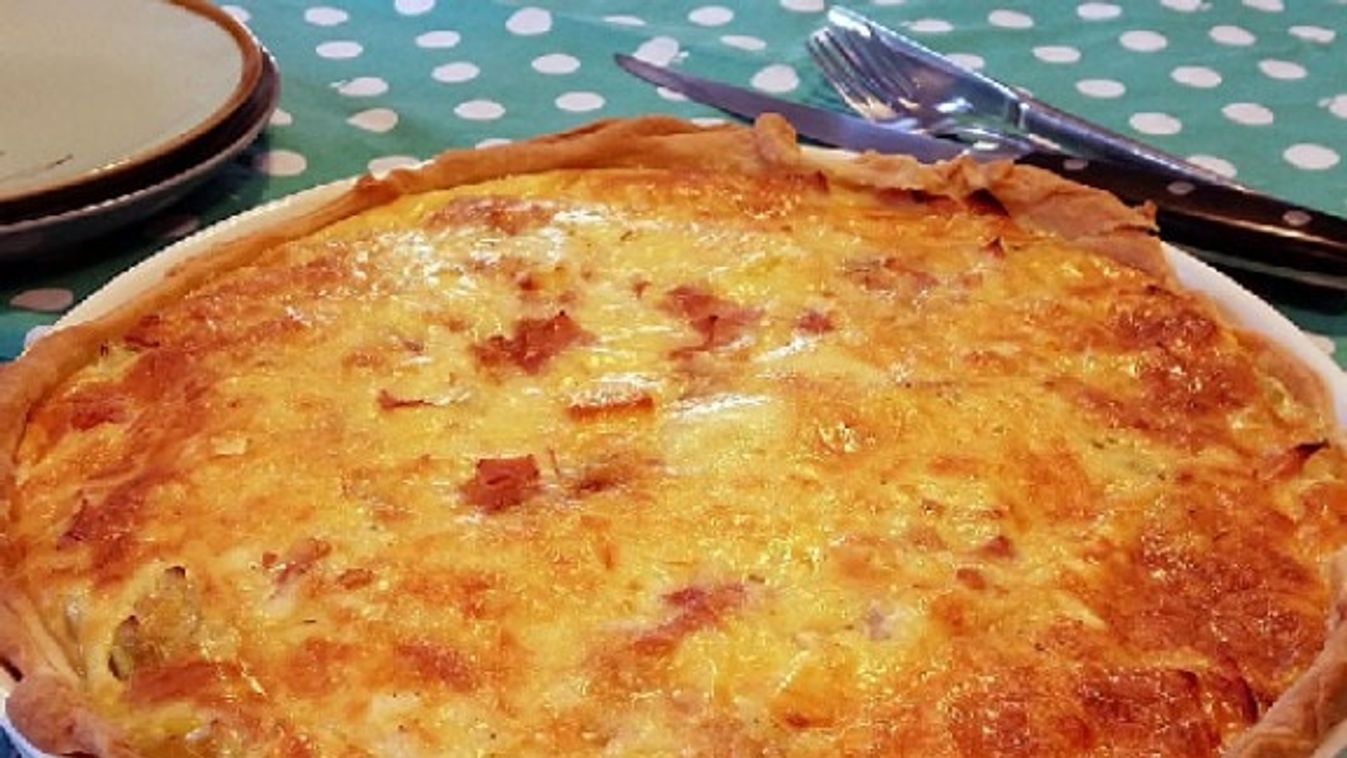 Póréhagymás-sonkás quiche egyszerűen recept