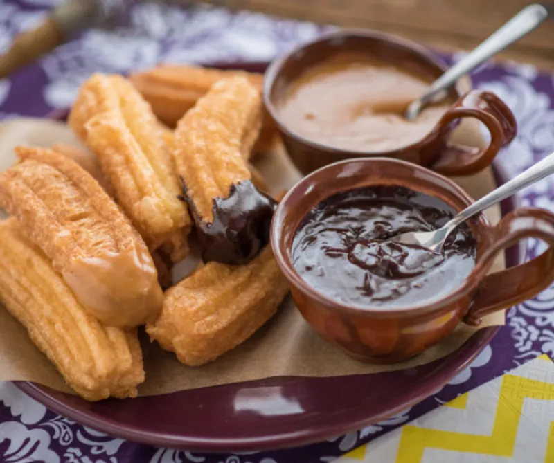 Madridi churros kétféle mártással