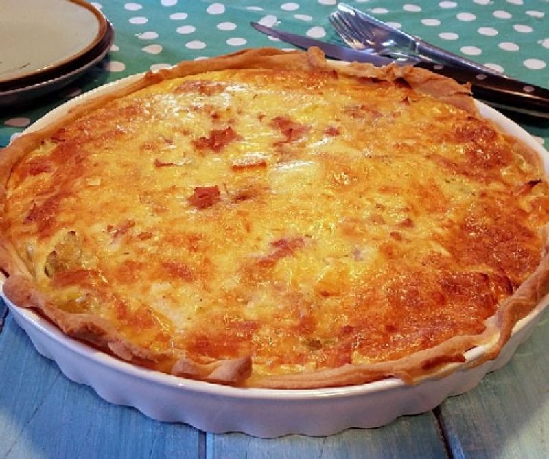 Póréhagymás-sonkás quiche egyszerűen