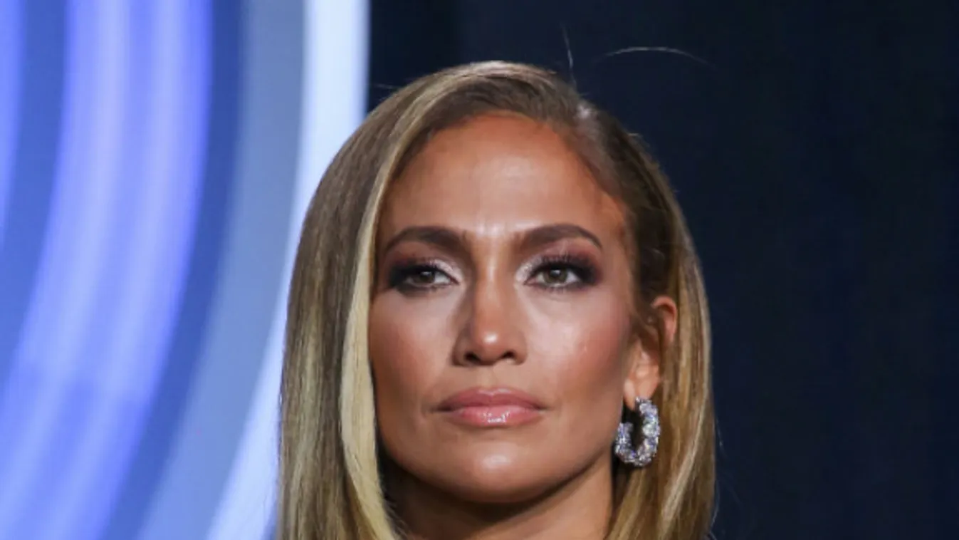 Az 50 éves Jennifer Lopez bikinis fotójától le fog esni az állad!