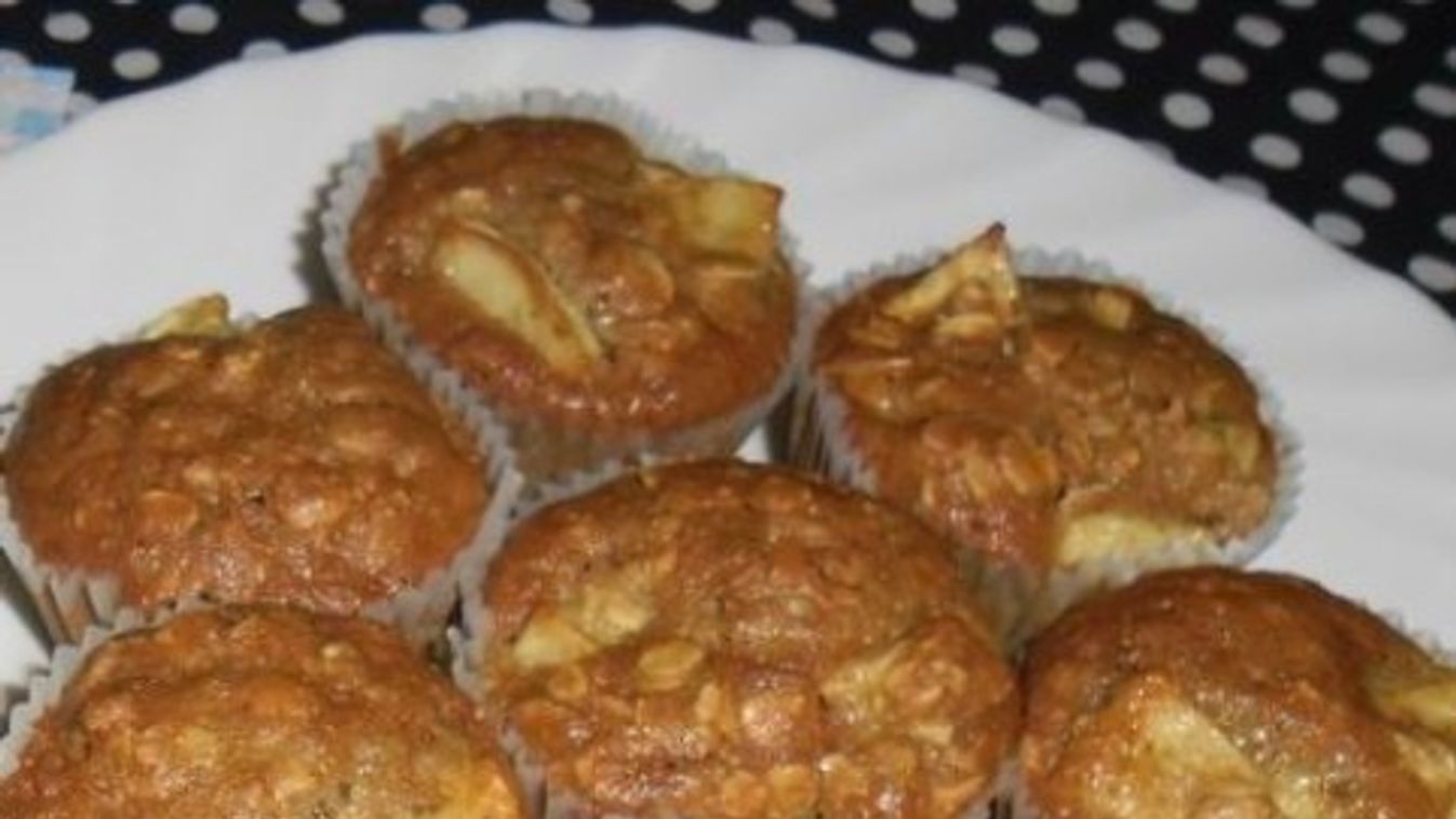 Almás-zabpelyhes muffin