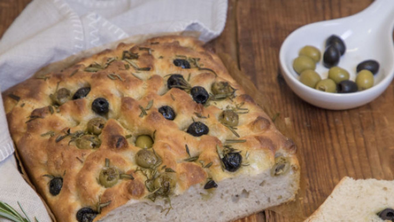 Kovászkaland Házisáfránnyal: Így készül a kovászos focaccia