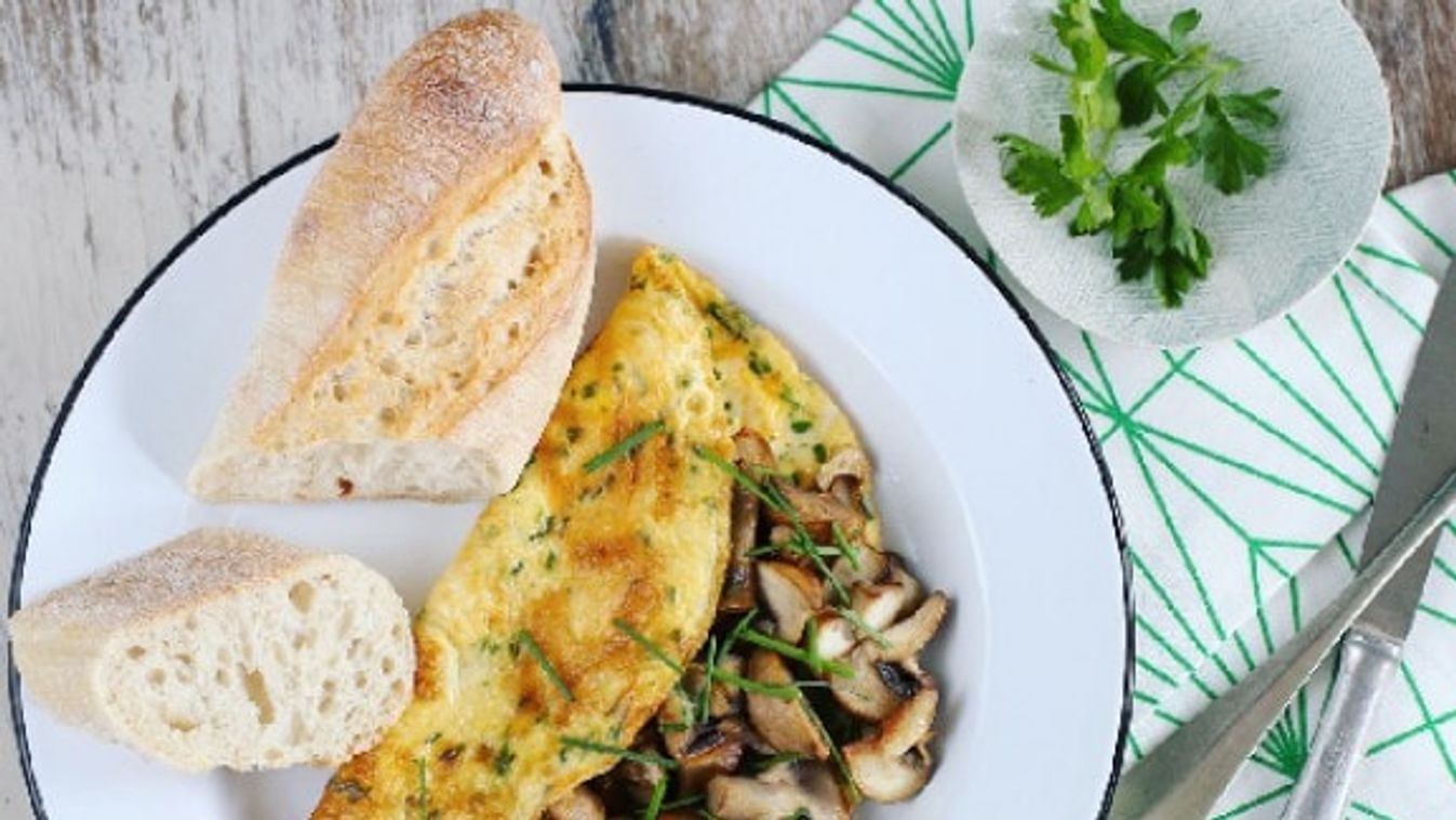 Zöldfűszeres omlett pirított gombával recept