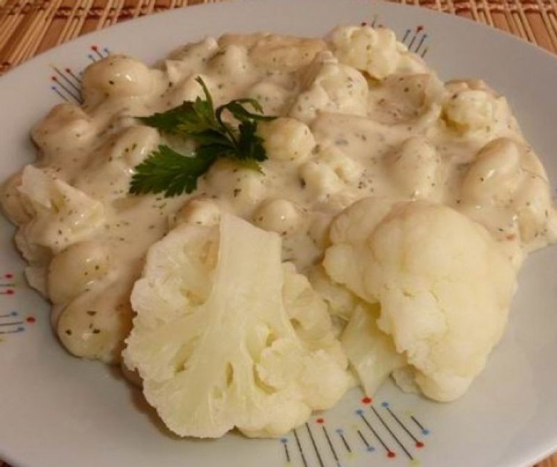 Karfiolos gnocchi fűszeres sajtmártásban