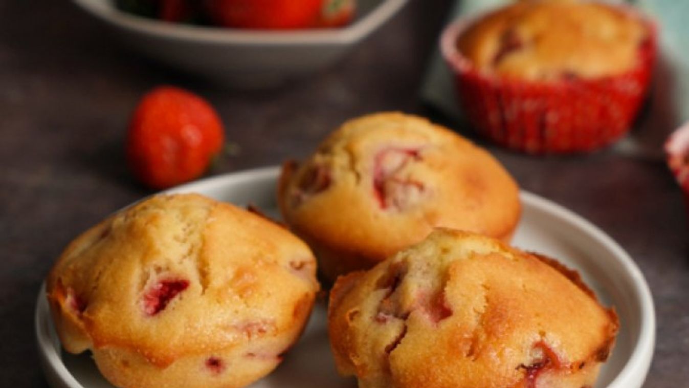 Omlós epres muffin gyorsan és egyszerűen - ELRONTHATATLAN!