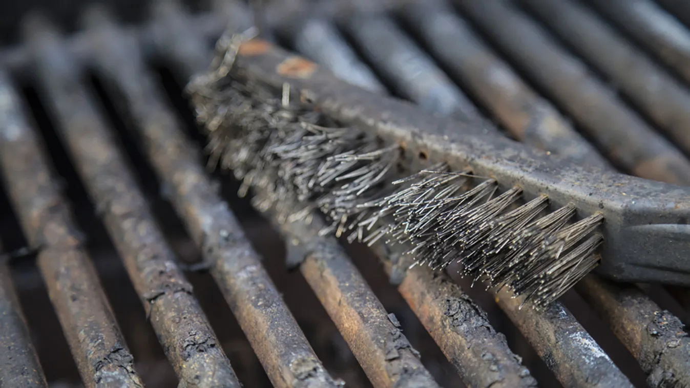 Ezért ne tisztítsd SOHA drótkefével a grillrácsot!