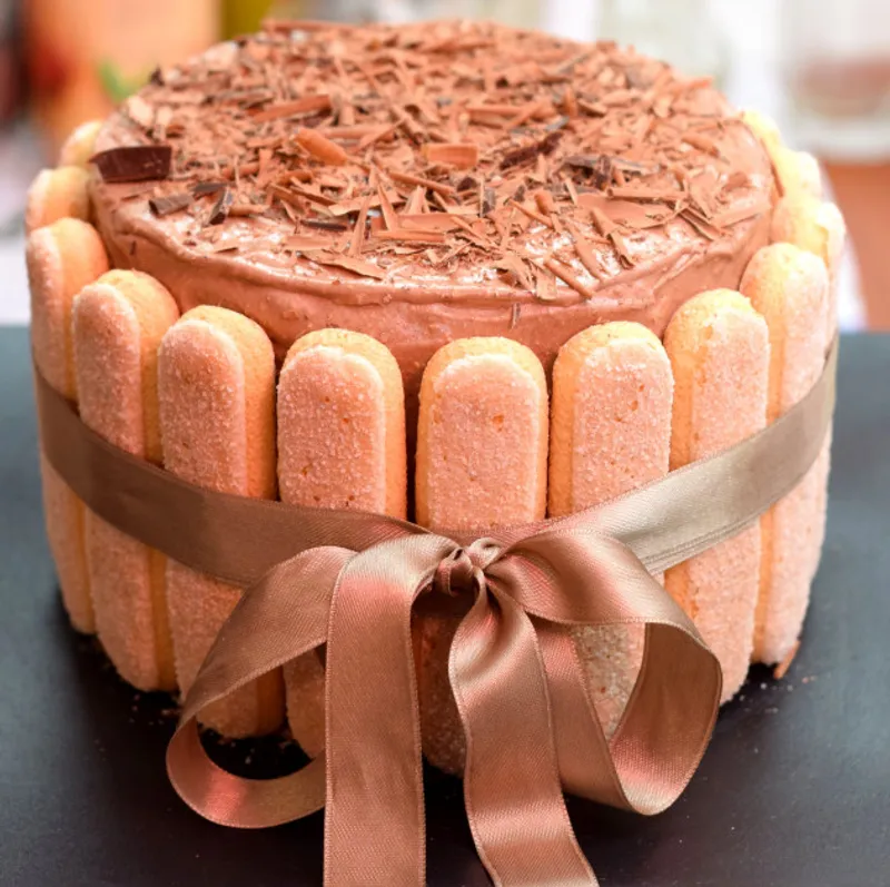 Függőleges rétegű oszlopos torta