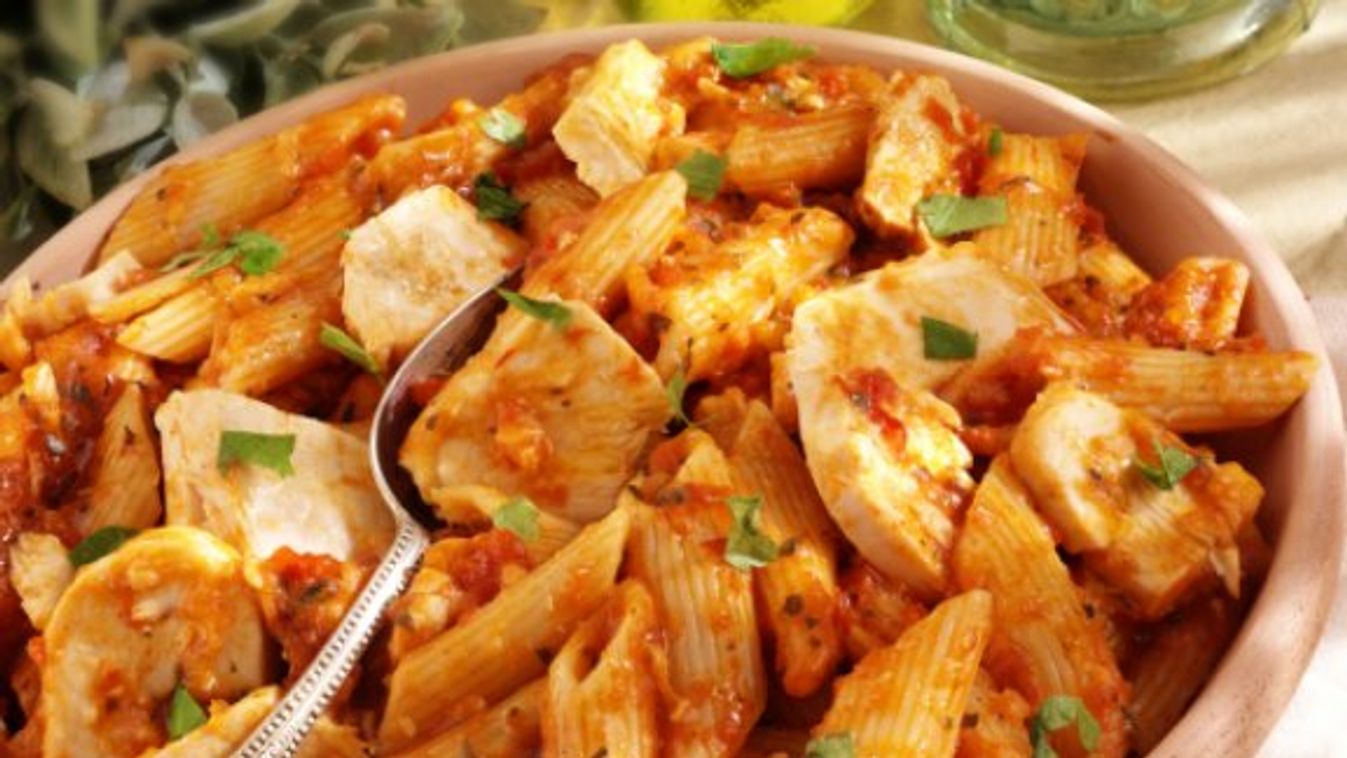  Penne all arrabbiata csirkemellel