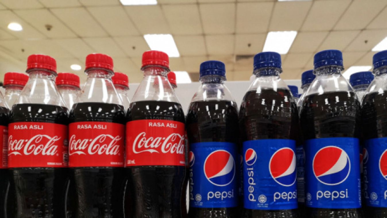 Ők is léptek! A Coca-Cola és a Pepsi is eltűnik a polcokról Oroszországban