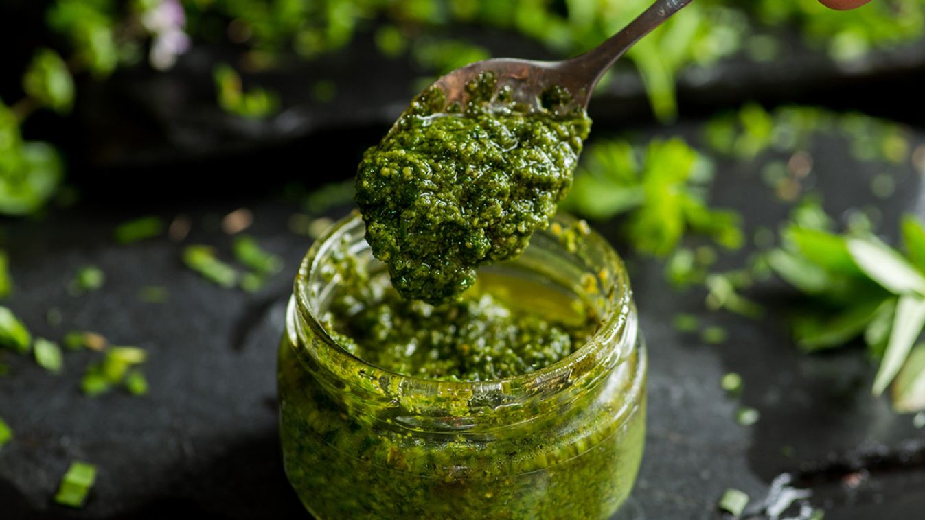 3 tuti praktika, amivel megakadályozhatjuk, hogy a házi pesto megbarnuljon