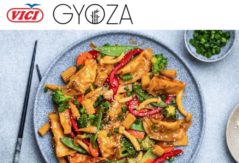 GYOZA gombóc ázsiai stílusú zöldségekkel