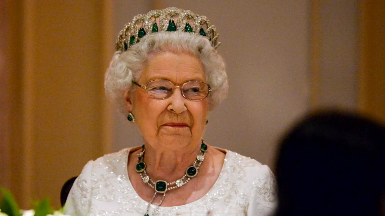 Nem hiszed el, hogy eszi Erzsébet királynő a hamburgert