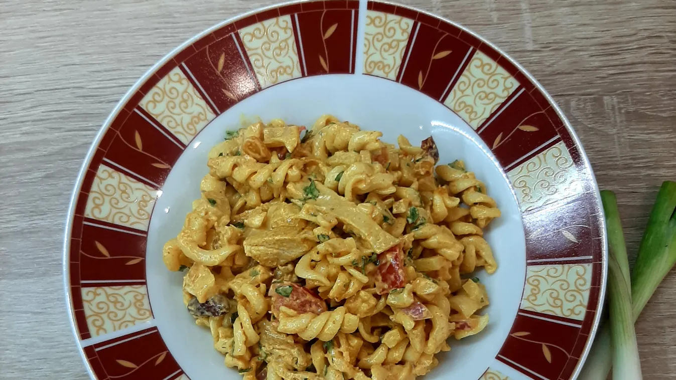Csirkés-currys tésztasaláta recept