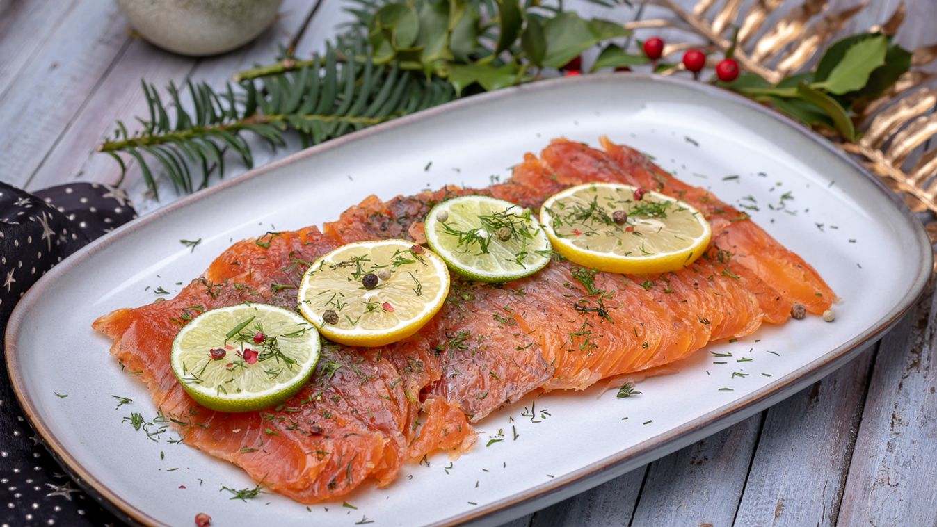 Gravlax (skandináv pácolt lazac) 