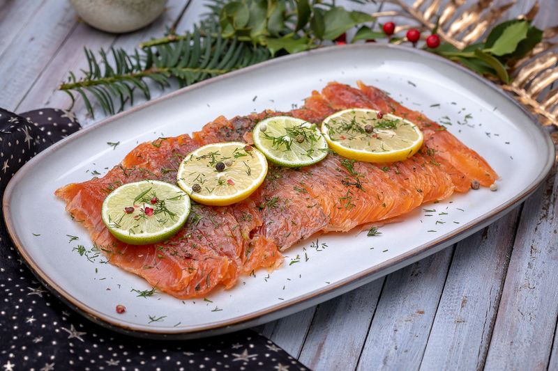 Gravlax (skandináv pácolt lazac) 