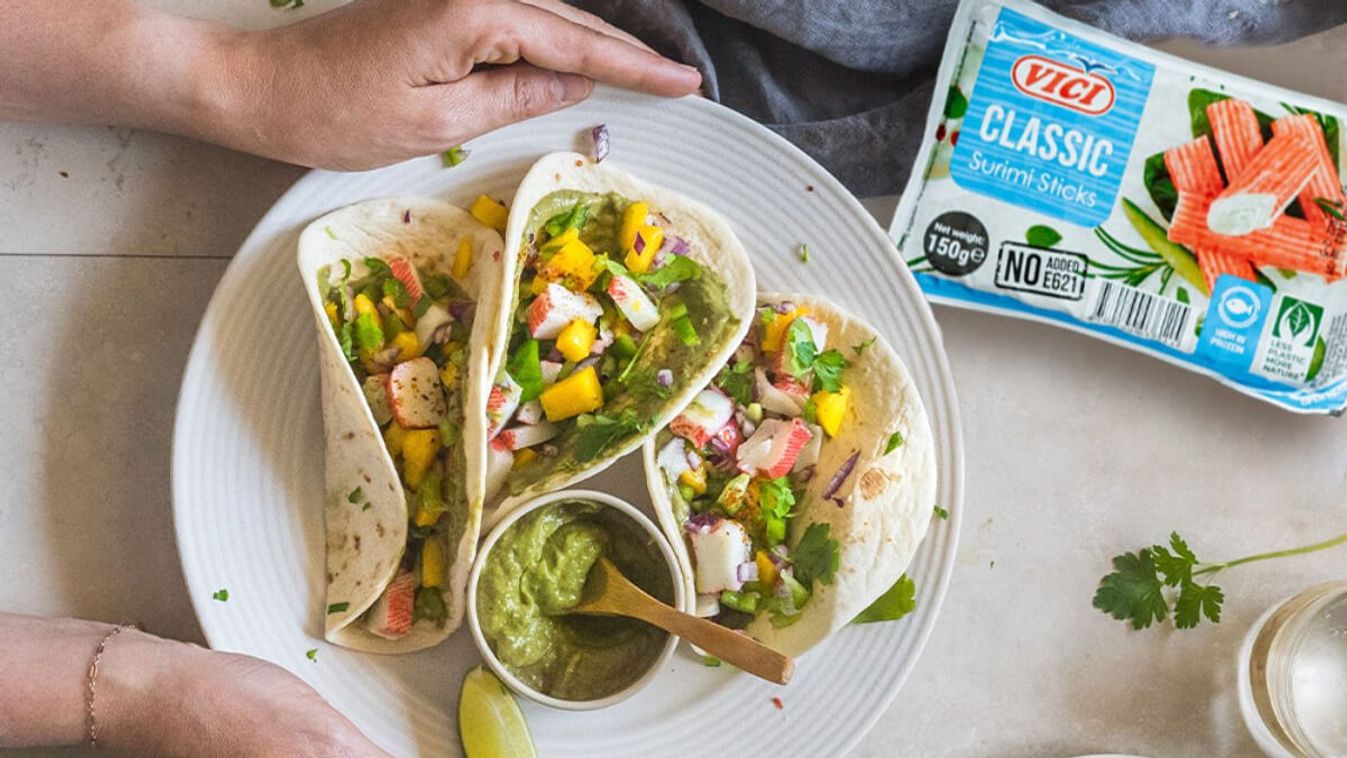 Taco surimi salátával és guacamoléval recept