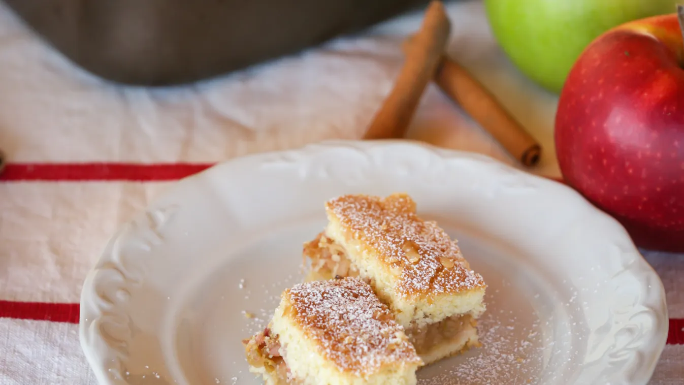 Omlós almás pite tejfölösen recept