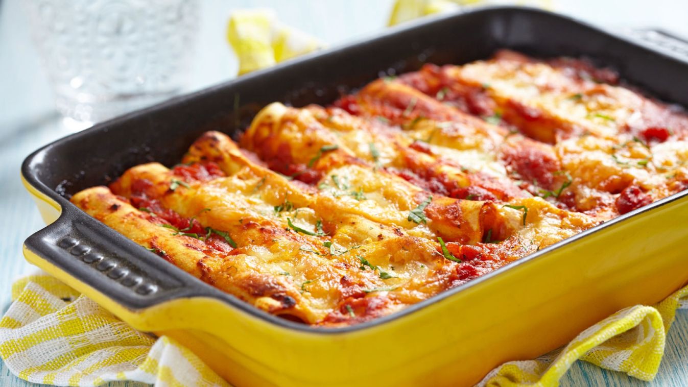 Gyúrt tésztás cannelloni húsos töltelékkel