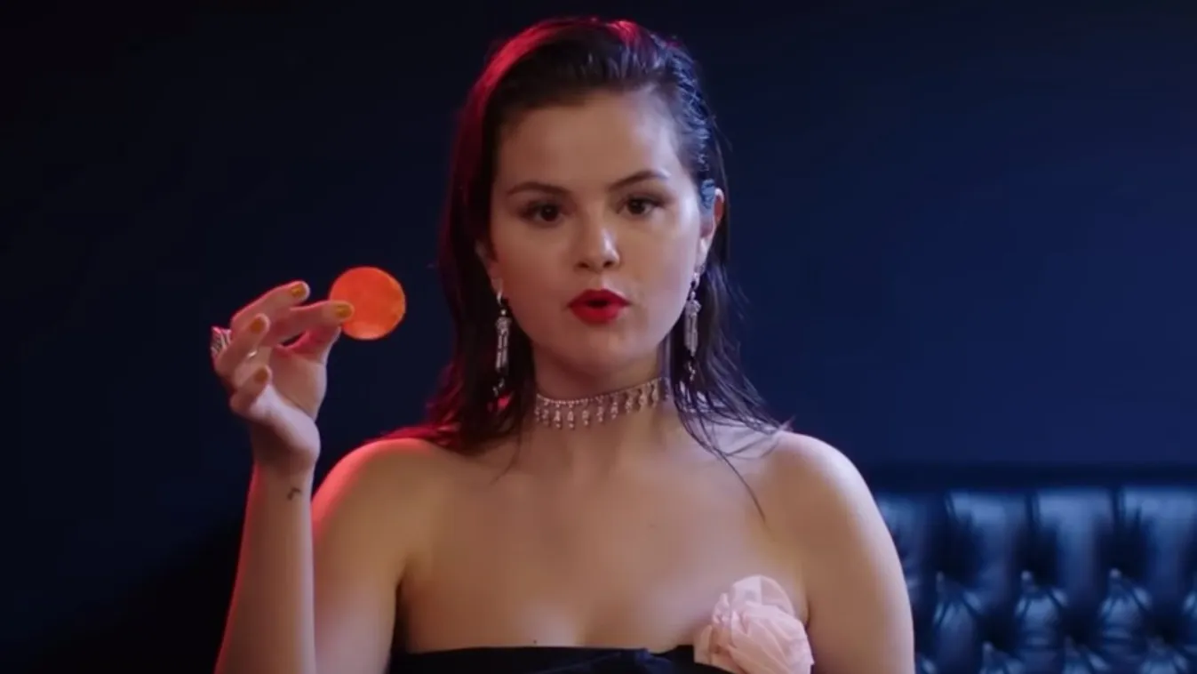 Megőrül az internet Selena Gomez 5 perces nasijáért