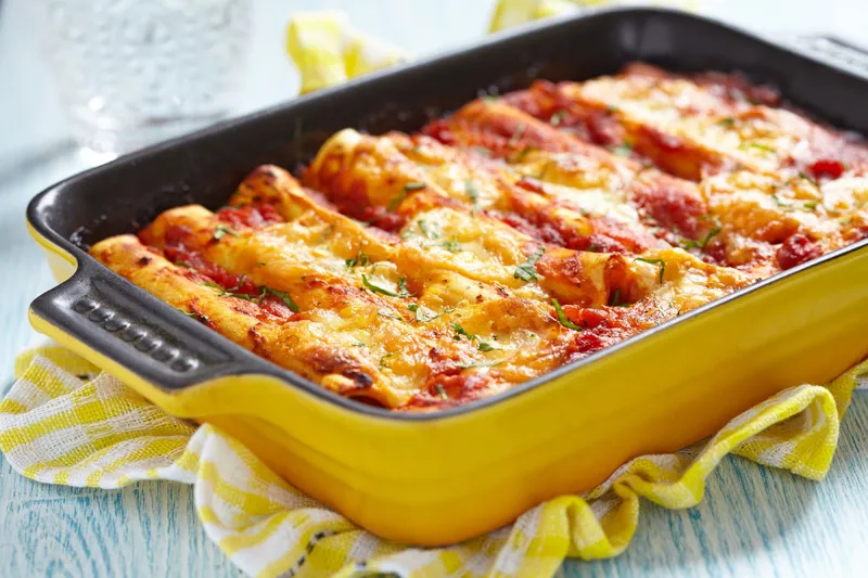 Gyúrt tésztás cannelloni húsos töltelékkel