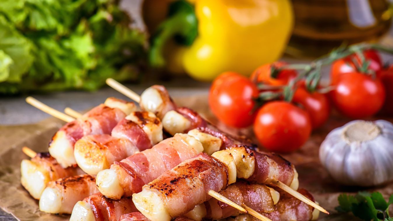 Grillezett sajt baconbe tekerve recept