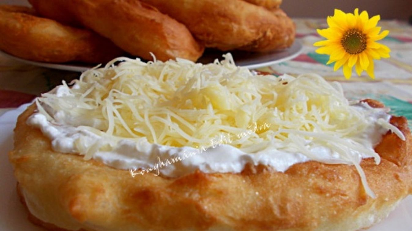 Duplán sajtos joghurtos lángos