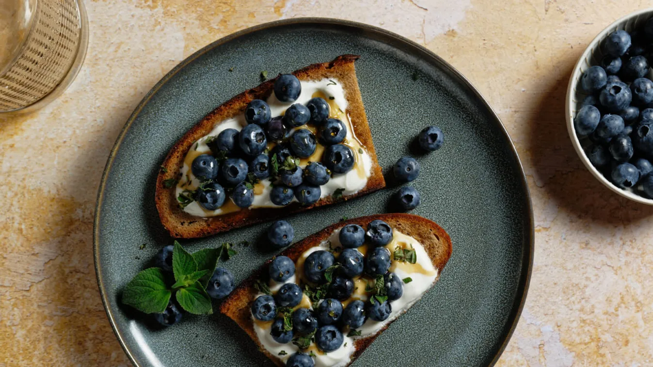 Tápláló reggeli percek alatt – joghurtos toast a sütőből