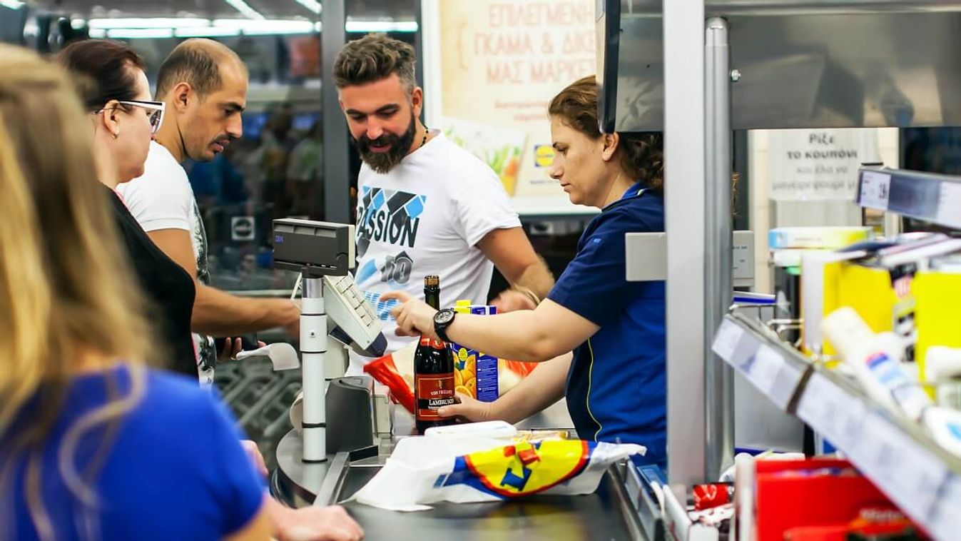 Megőrjítenek a villámkezű kasszások? Ezzel a trükkel tudod lassítani őket