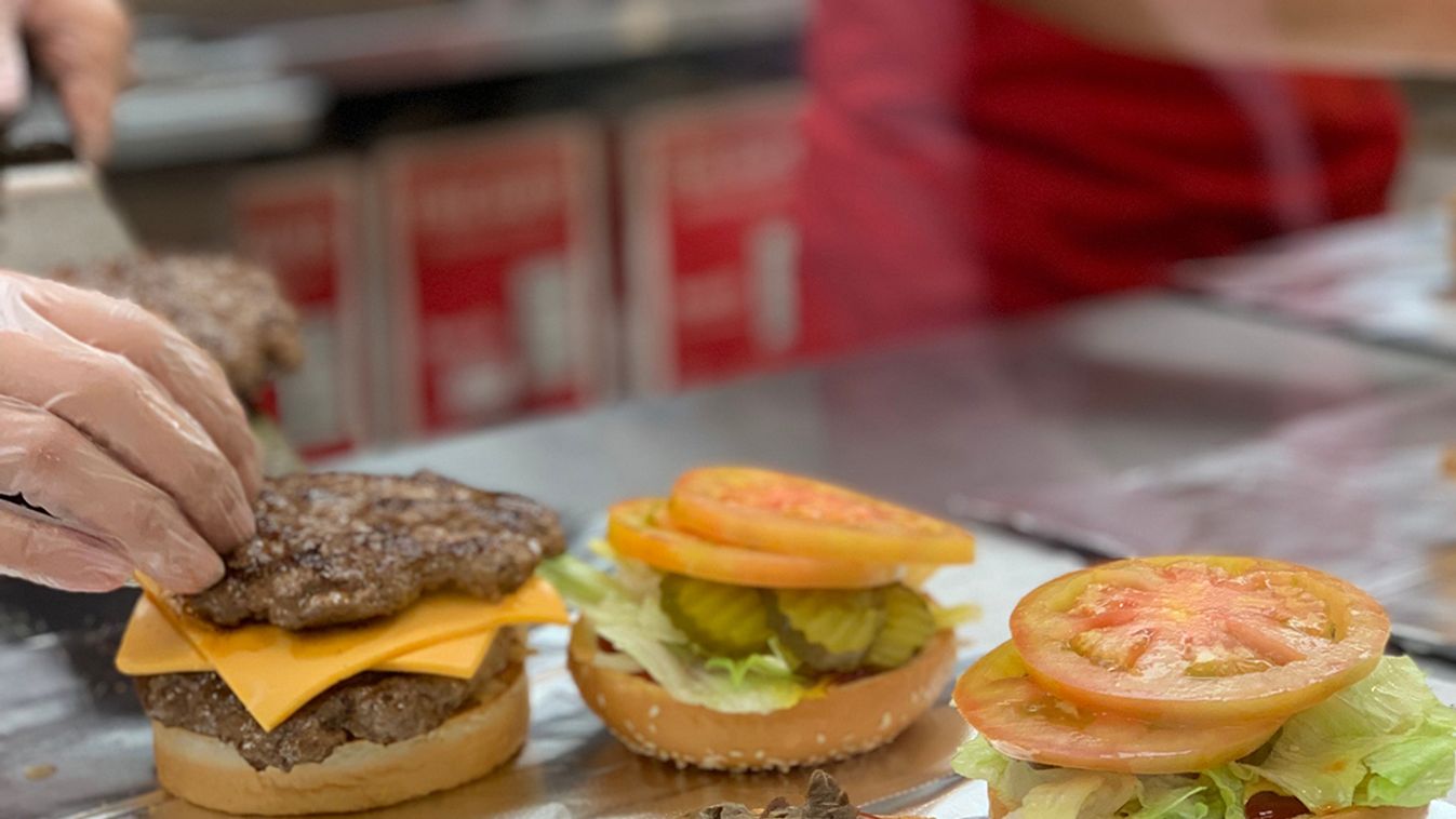 Magyarországon nyit új éttermet a híres hamburgeres lánc